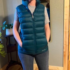 Eddie Bauer puffer vest EB650